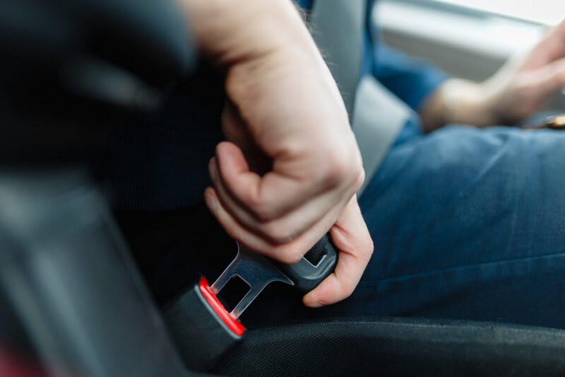 Người lái cũng cần phải đảm bảo tuân thủ quy định thắt dây an toàn