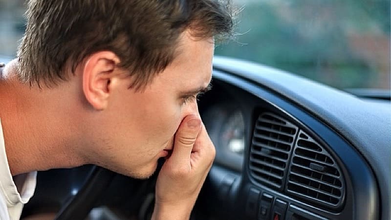 Những nguyên nhân chính gây ra mùi trong xe ô tô