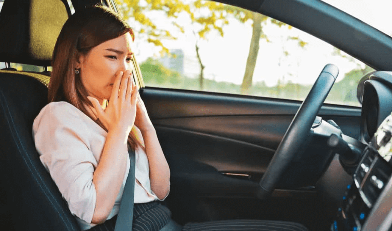 Tác hại của mùi hôi trong xe ô tô