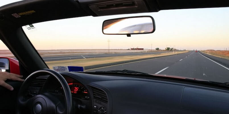 Vì sao nên lắp kính giảm tốc cho xe ô tô
