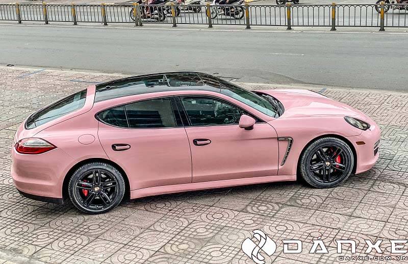 Porsche Panamera S dán decal màu hồng