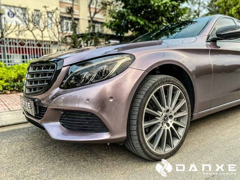 Dán decal đổi màu xe Mercedes C250 mang lại những ưu điểm gì?