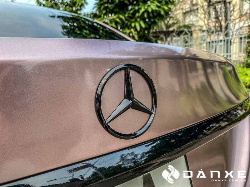 Dán decal đổi màu xe Mercedes C250 phù hợp với ai?